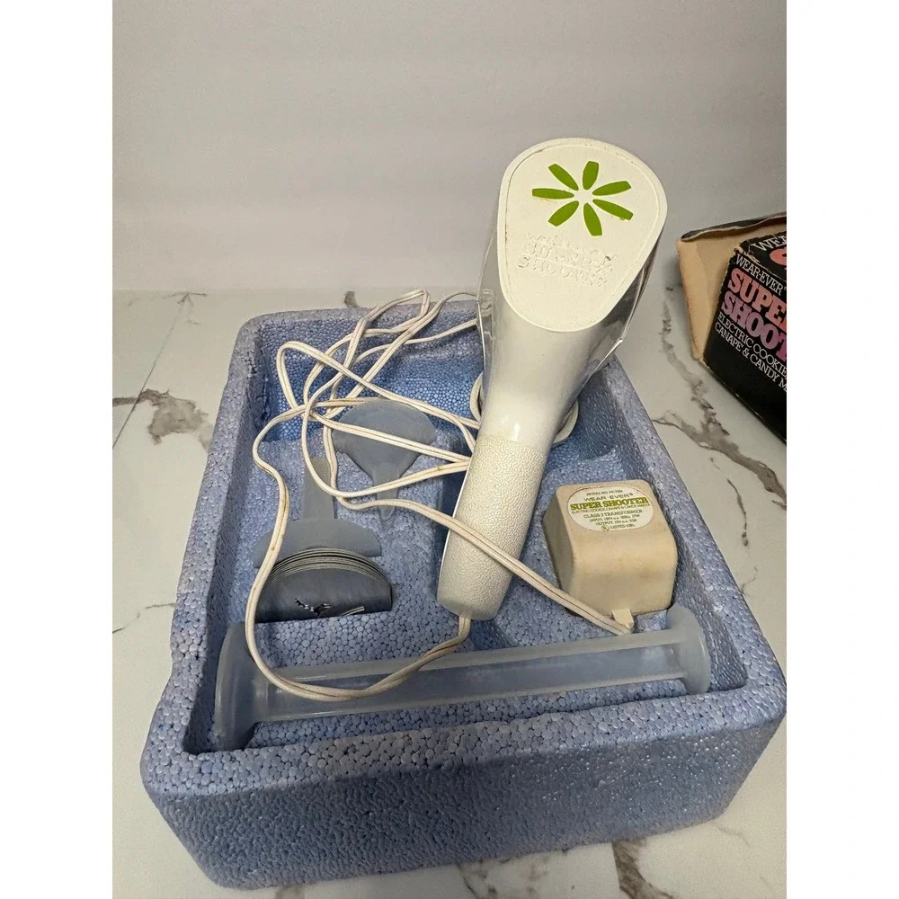 Wear-Ever Super Shooter Electric Cookie Canape Candy Maker‎ Model 70001 Vintage